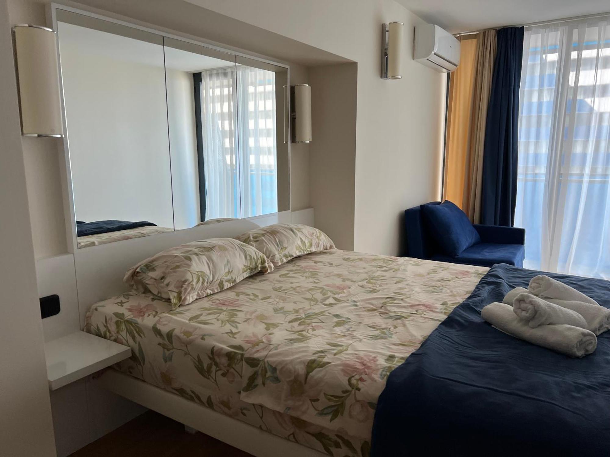 Panorama Black Sea View & Aparthotel Batumi Esterno foto