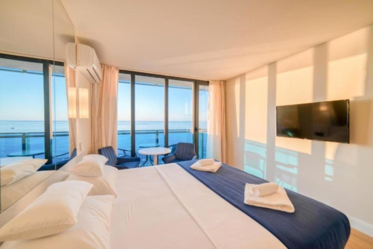 Panorama Black Sea View & Aparthotel Batumi Esterno foto