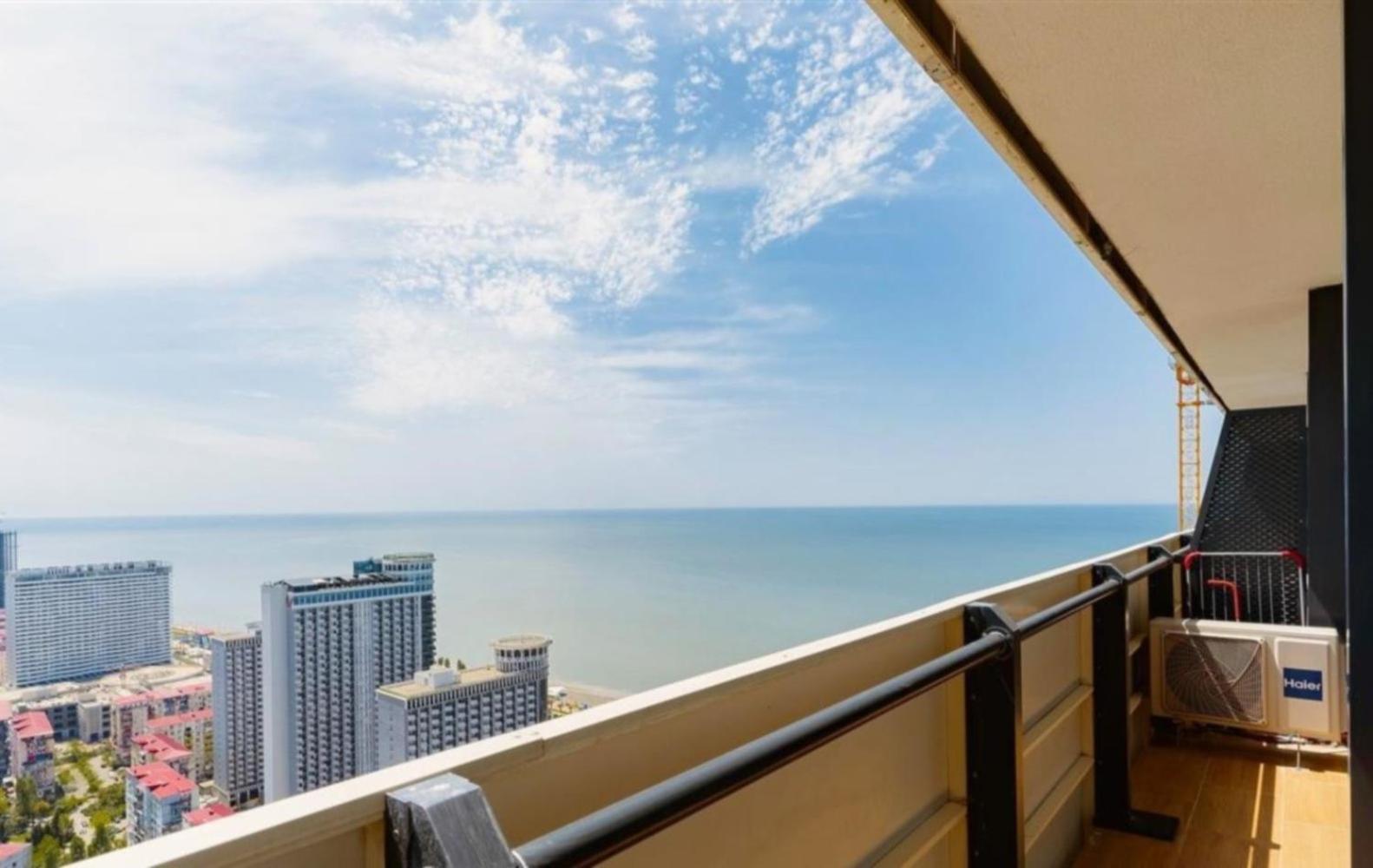 Panorama Black Sea View & Aparthotel Batumi Esterno foto