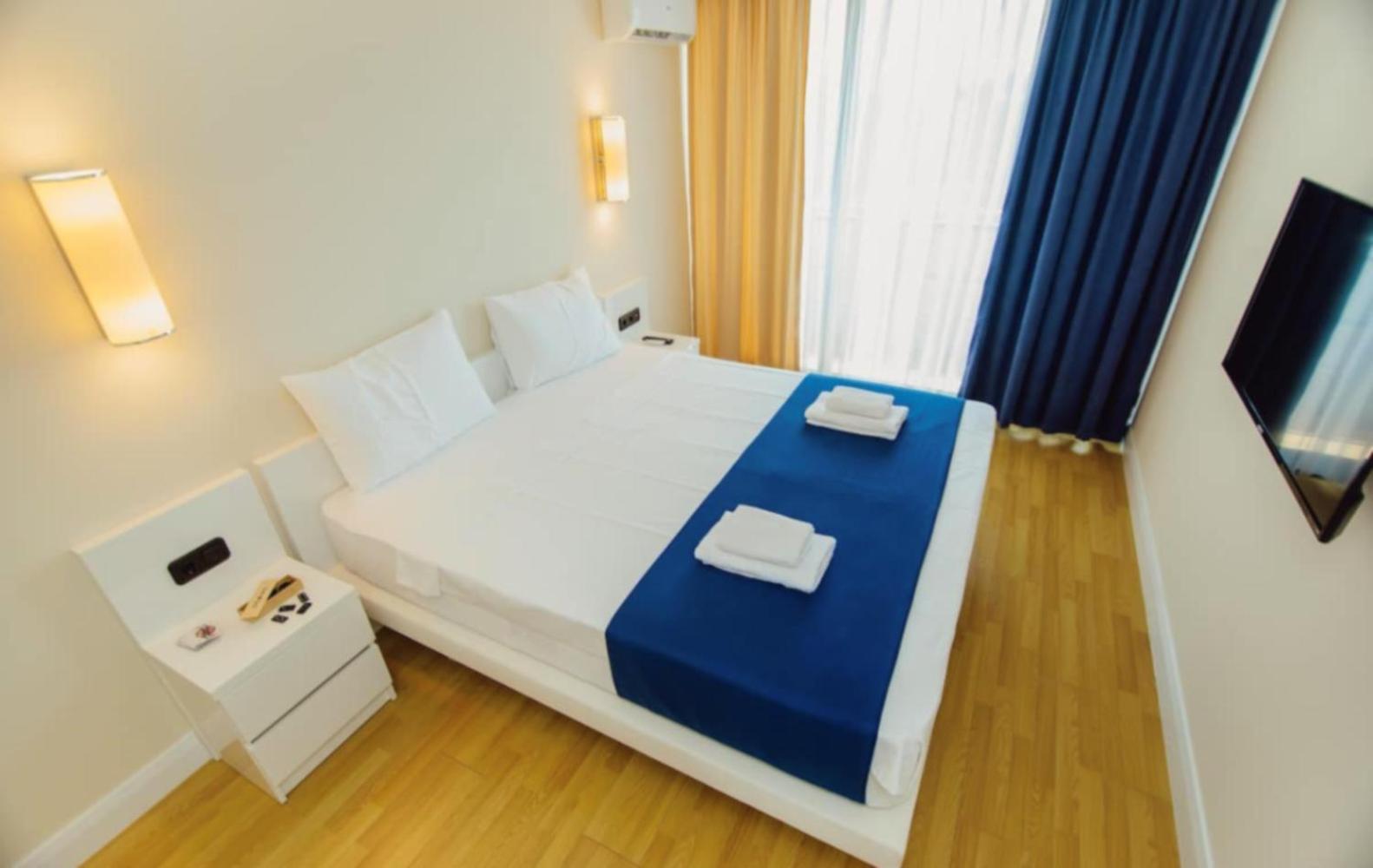Panorama Black Sea View & Aparthotel Batumi Esterno foto